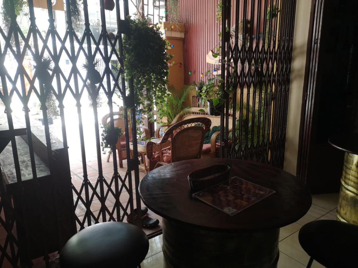 Peri Evi Hostel Phnom Penh Bassac Lane Kültér fotó