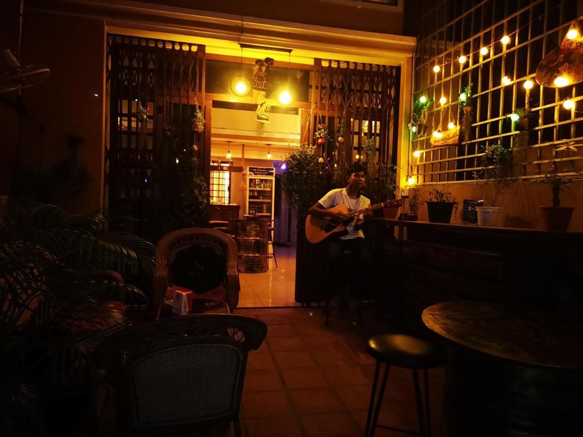 Peri Evi Hostel Phnom Penh Bassac Lane Kültér fotó