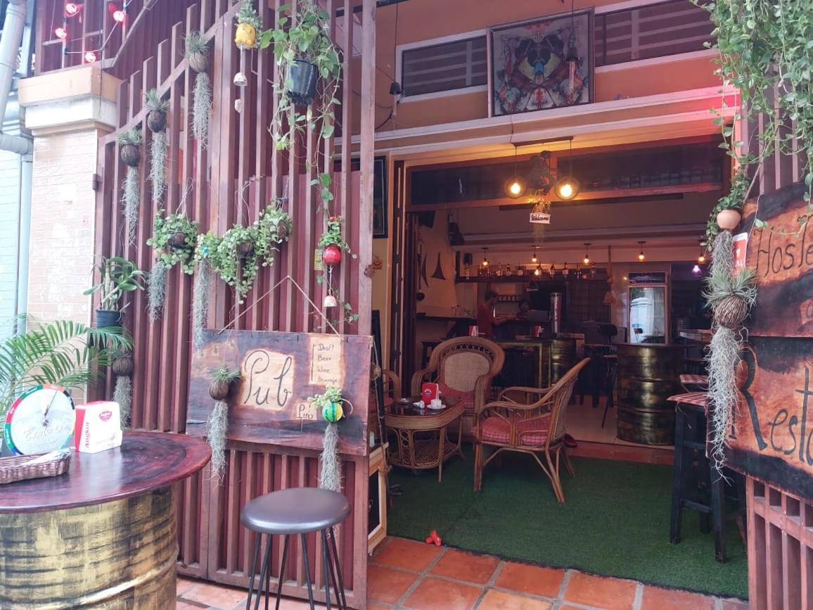 Peri Evi Hostel Phnom Penh Bassac Lane Kültér fotó