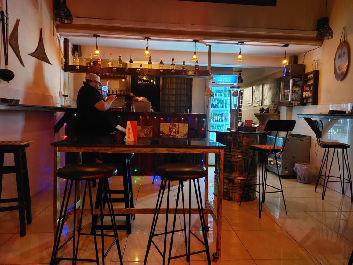Peri Evi Hostel Phnom Penh Bassac Lane Kültér fotó
