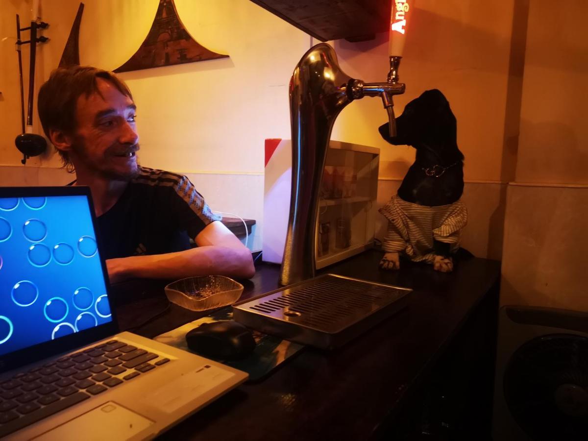 Peri Evi Hostel Phnom Penh Bassac Lane Kültér fotó
