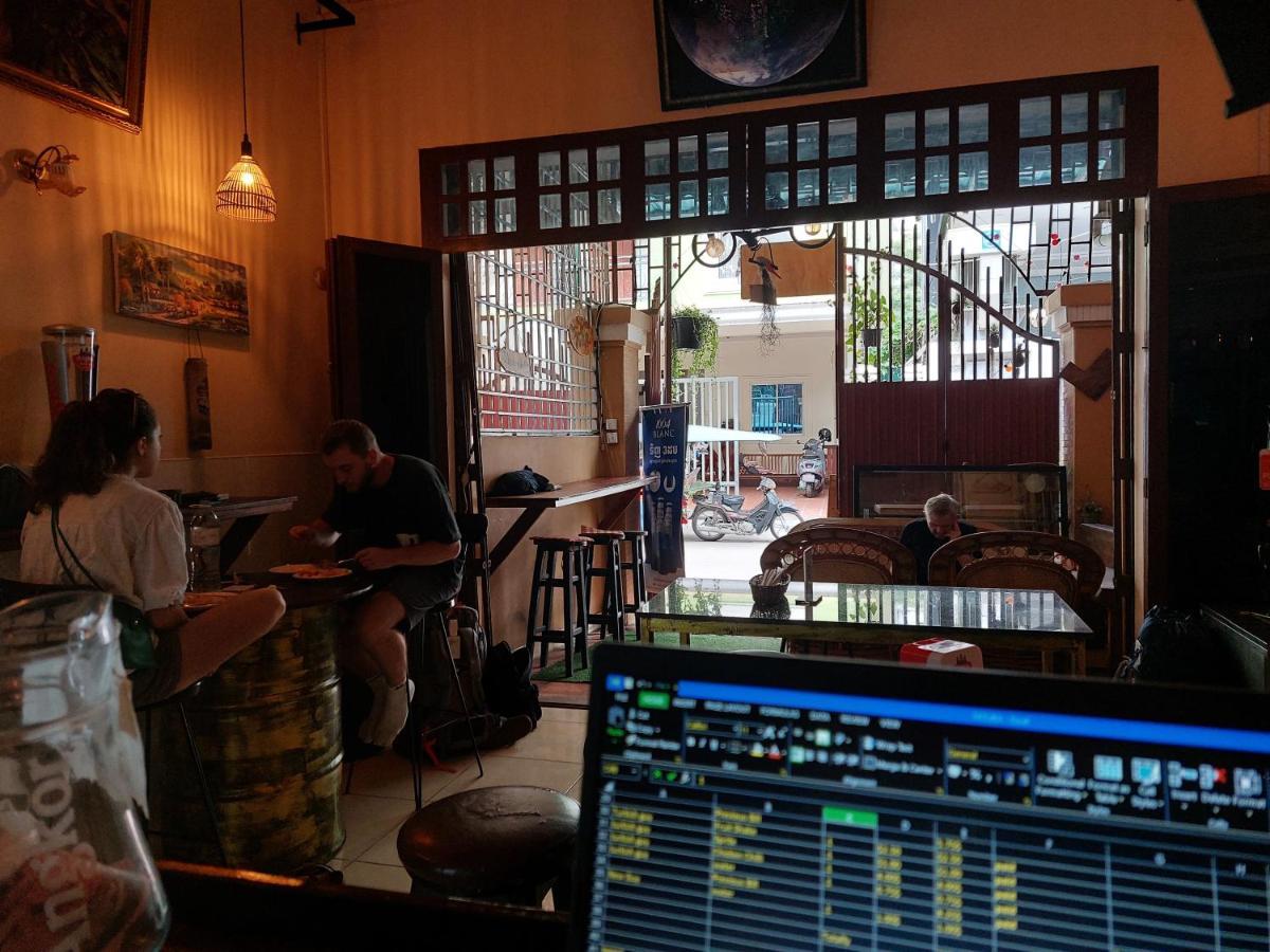 Peri Evi Hostel Phnom Penh Bassac Lane Kültér fotó