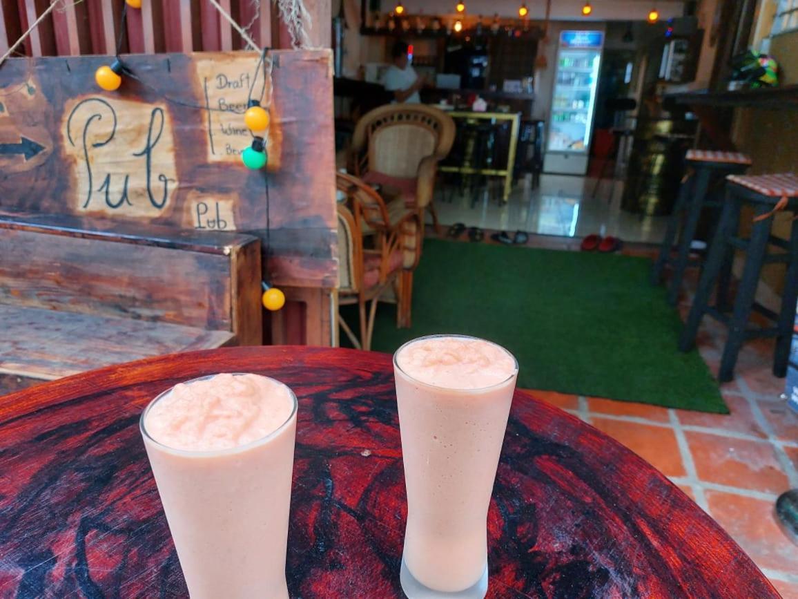 Peri Evi Hostel Phnom Penh Bassac Lane Kültér fotó