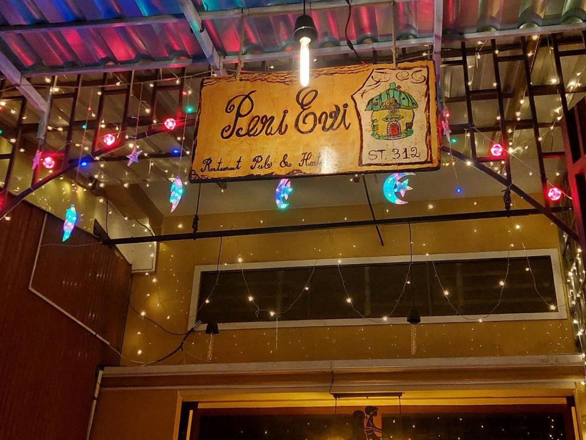 Peri Evi Hostel Phnom Penh Bassac Lane Kültér fotó