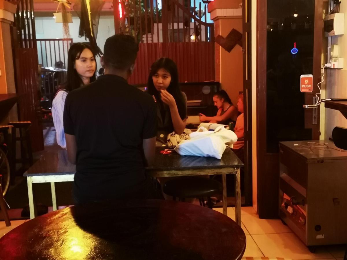 Peri Evi Hostel Phnom Penh Bassac Lane Kültér fotó