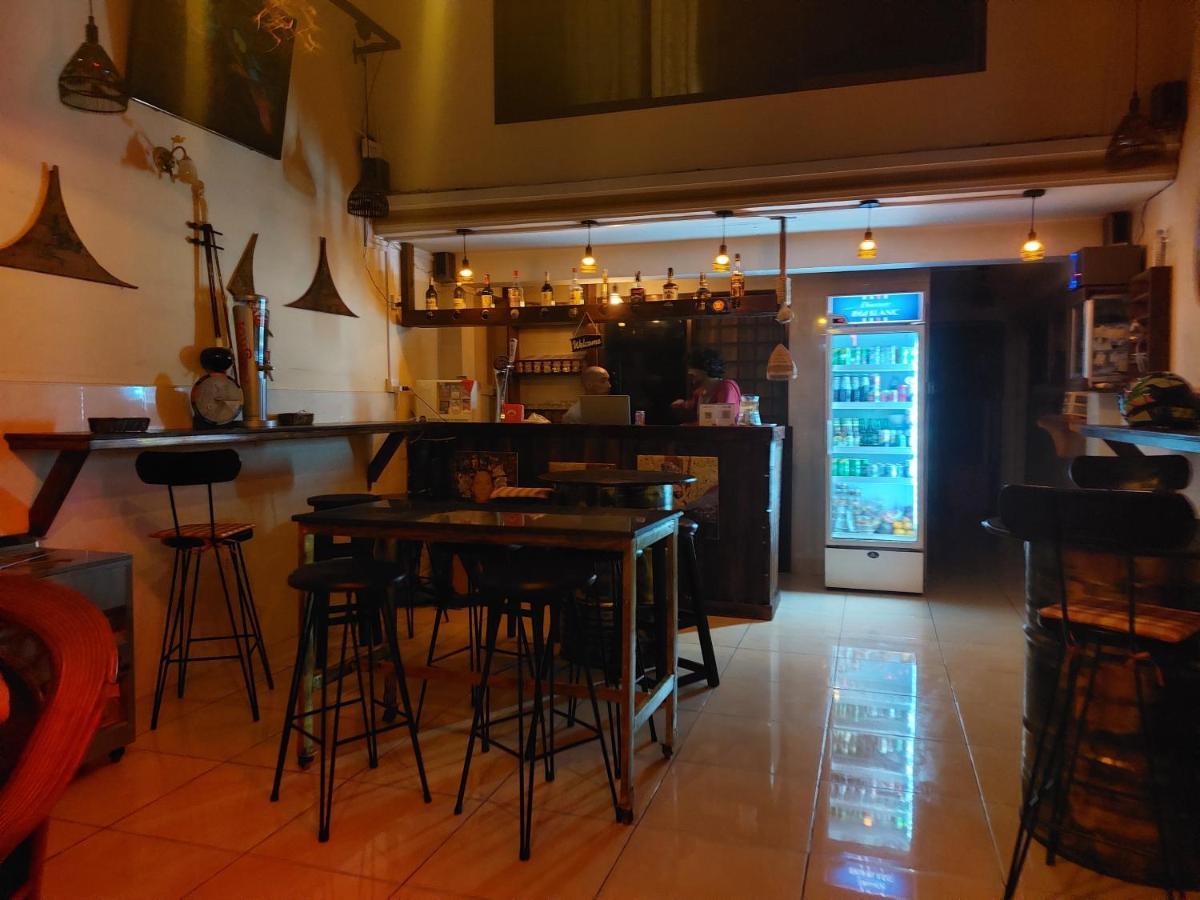Peri Evi Hostel Phnom Penh Bassac Lane Kültér fotó