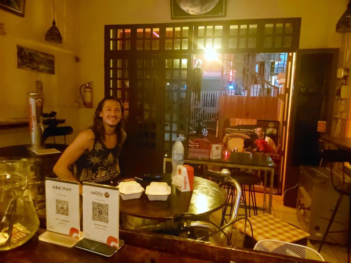 Peri Evi Hostel Phnom Penh Bassac Lane Kültér fotó